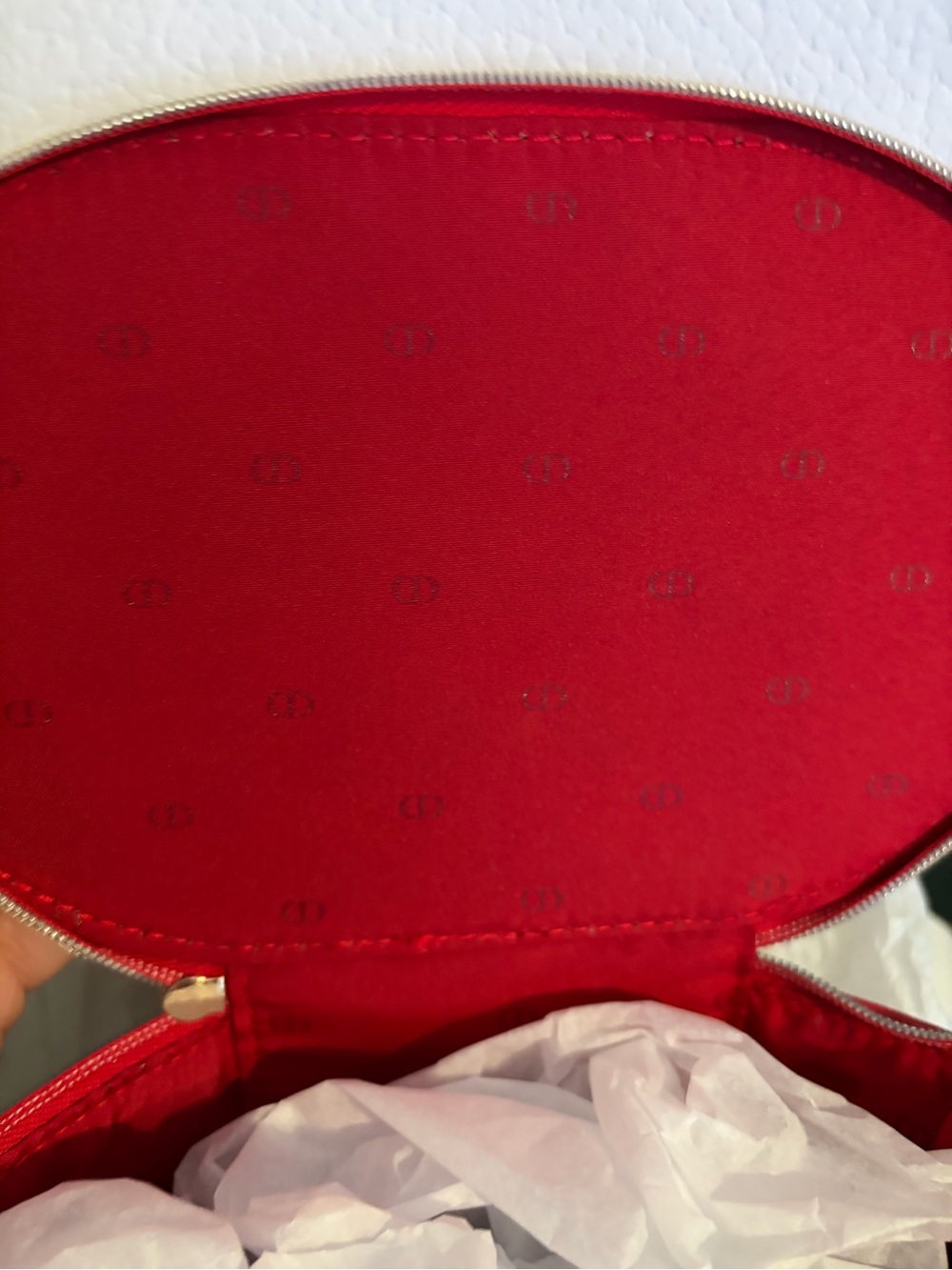 Dior beauty Red Patent Oval Top-Handle makeup bag!!❤️❤️ - Picture 5 of 9